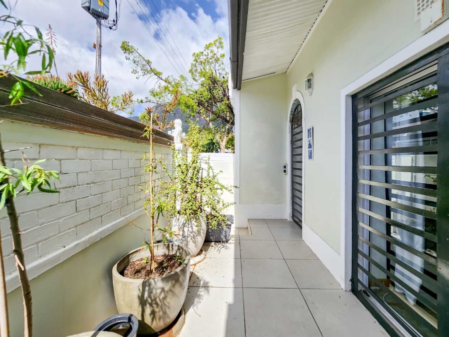 1 Bedroom Property for Sale in Woodstock Western Cape